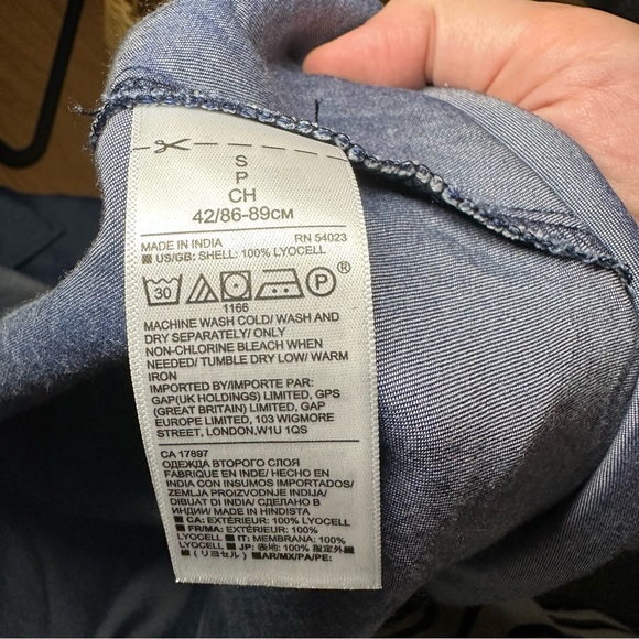 Banana Republic Chambray Shirt size S - Picture 4 of 4